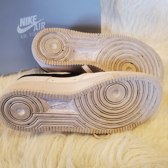 Nike Air Force 1 Low White Black (2024) (GS) FV5948-101 Size 7Y/Womens 8.5 - Picture 9 of 11